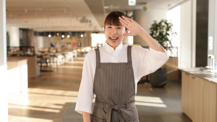社員食堂栄養士の正面画像