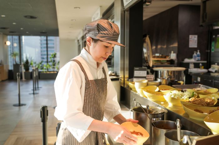 社員食堂栄養士の正面画像