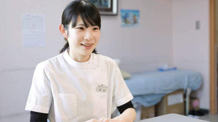病院栄養士の正面画像