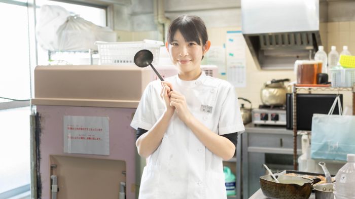 病院栄養士の正面画像