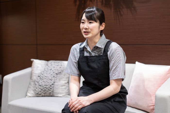 介護施設栄養士の正面画像