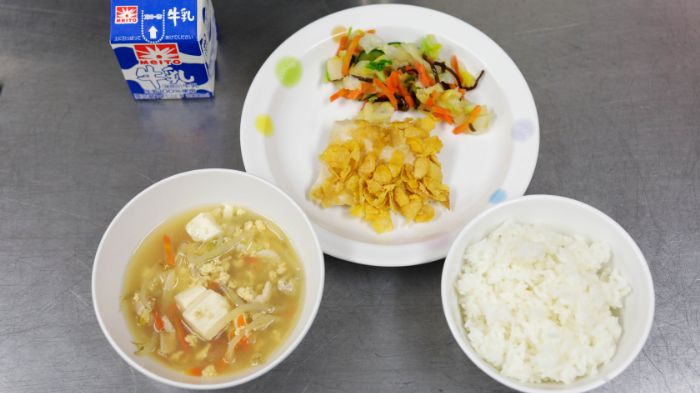 給食栄養士の正面画像